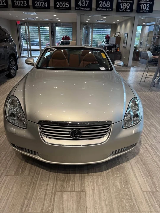 2004 Lexus SC430 - Image 2 of 5