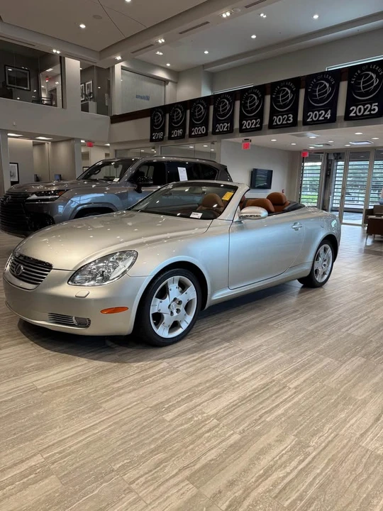 2004 Lexus SC430 - Image 4 of 5