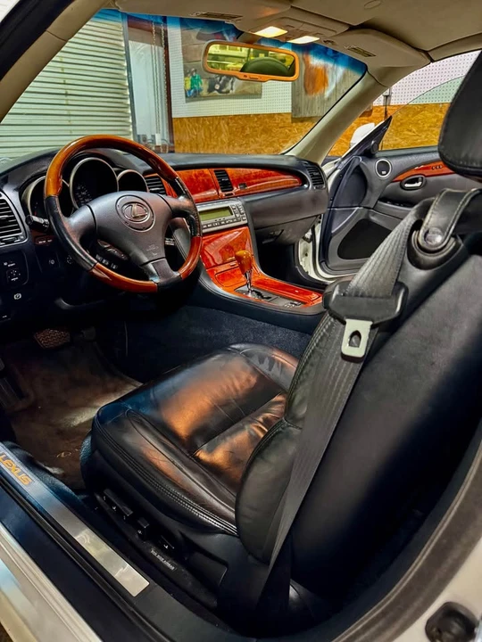 2004 Lexus SC430 - Image 17 of 20