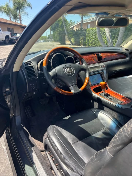 2004 Lexus SC430 - Image 4 of 12