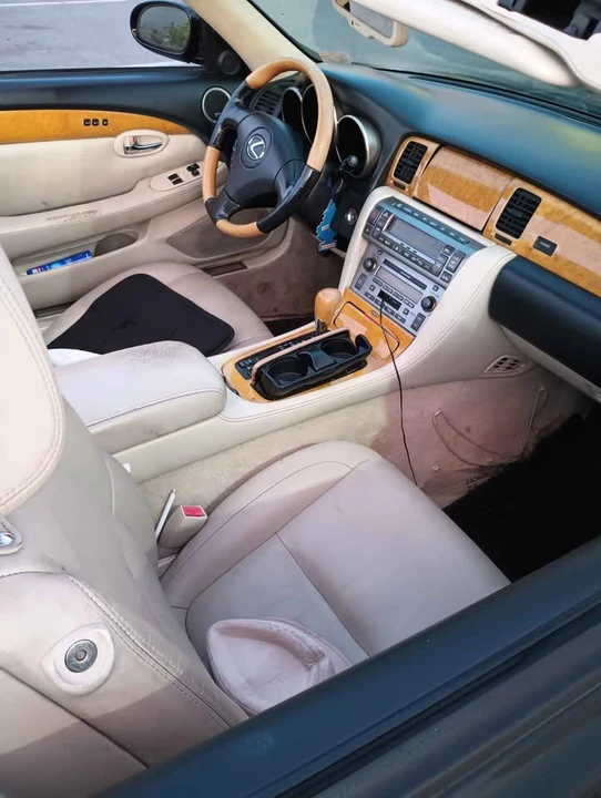2004 Lexus SC430 - Image 5 of 8