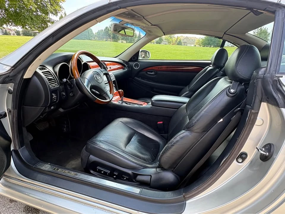 2004 Lexus SC430 - Image 10 of 14