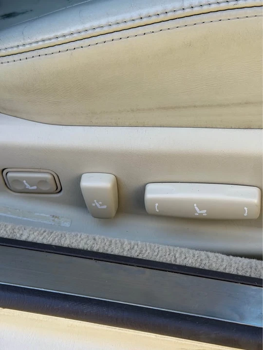2004 Lexus SC430 - Image 13 of 19