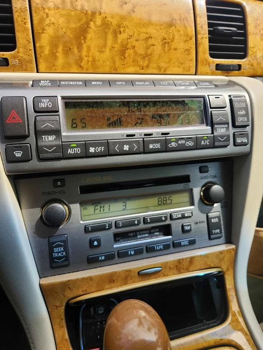 2004 Lexus SC430 - Image 12 of 18