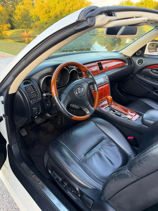 2004 Lexus SC430 - Image 8 of 15