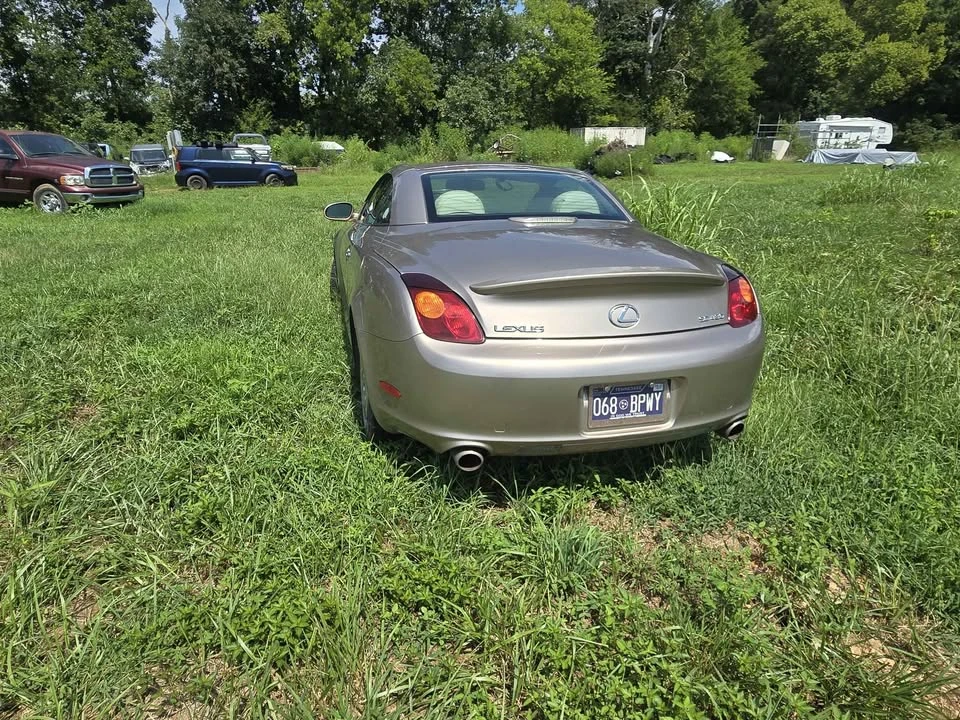 2004 Lexus SC430 - Image 2 of 4