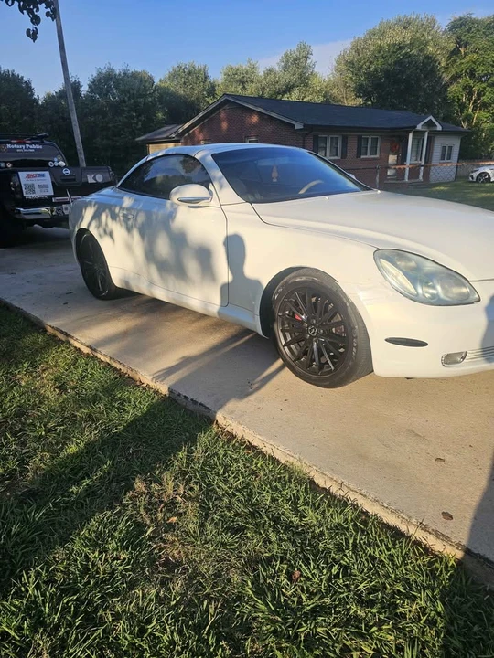 2004 Lexus SC430 - Image 2 of 5