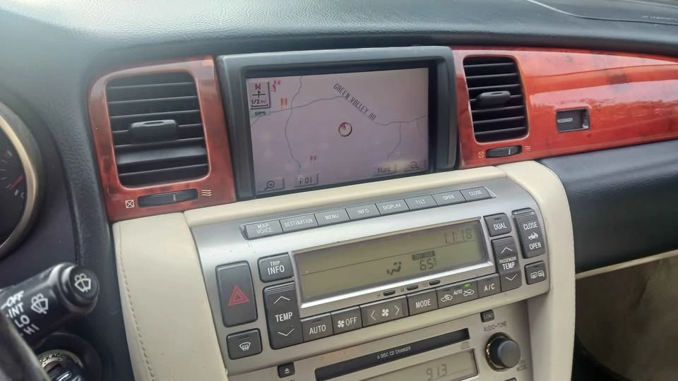 2004 Lexus SC430 - Image 9 of 10