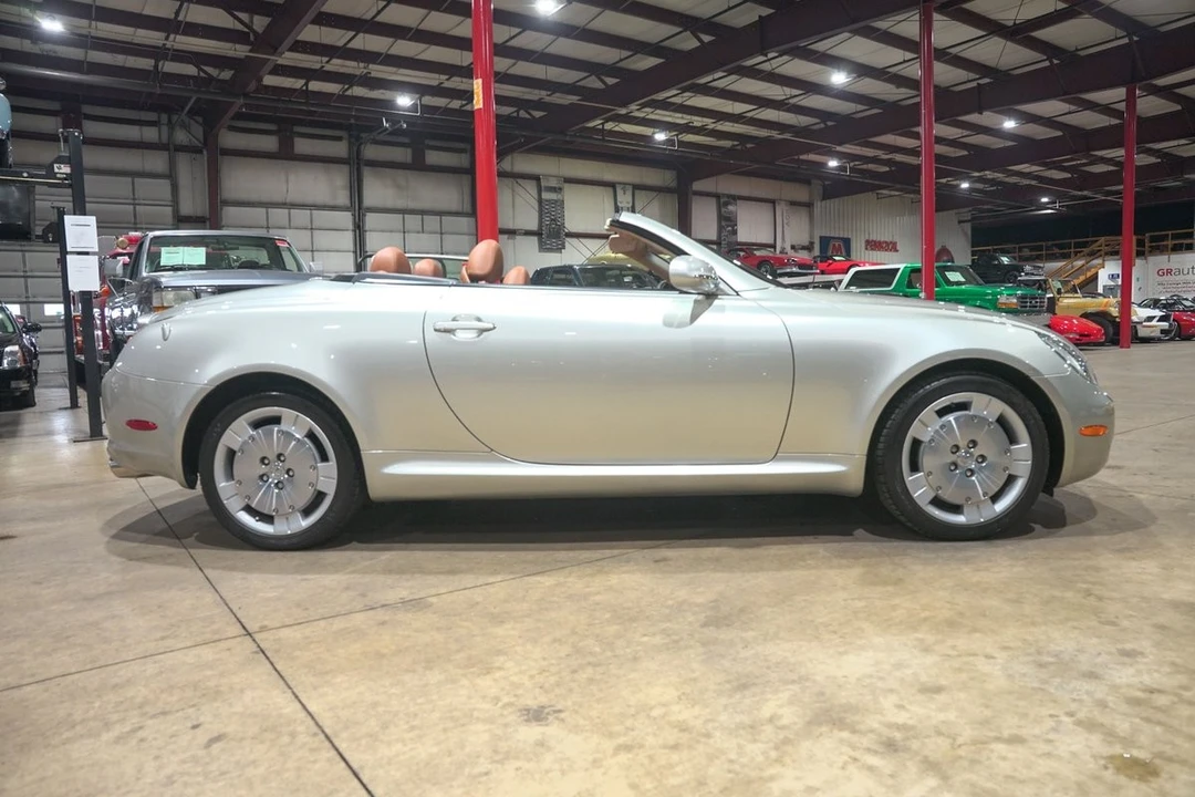 2004 Lexus SC - Image 10 of 31