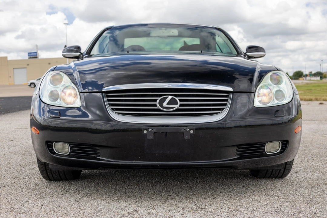 2004 Lexus SC430 - Image 2 of 31