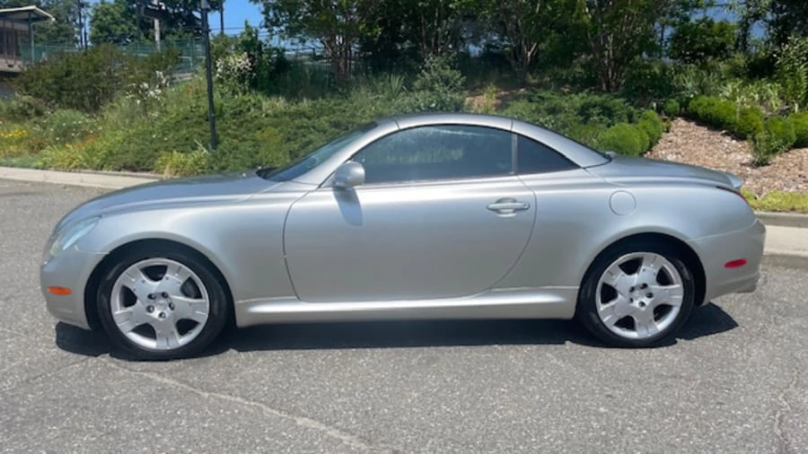 2004 Lexus SC430 - Image 2 of 25