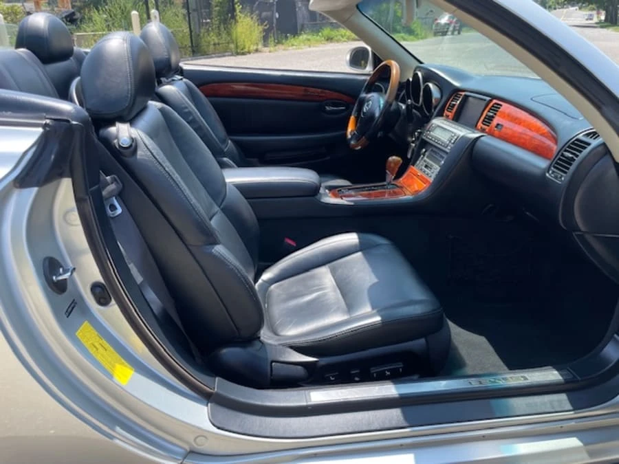 2004 Lexus SC430 - Image 19 of 25
