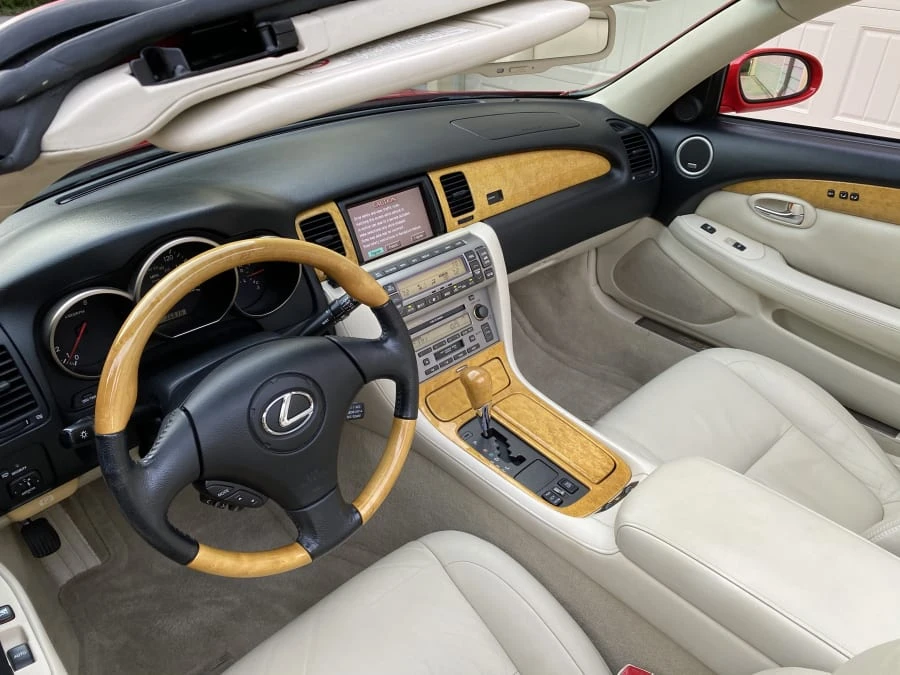 2004 Lexus SC430 - Image 5 of 17