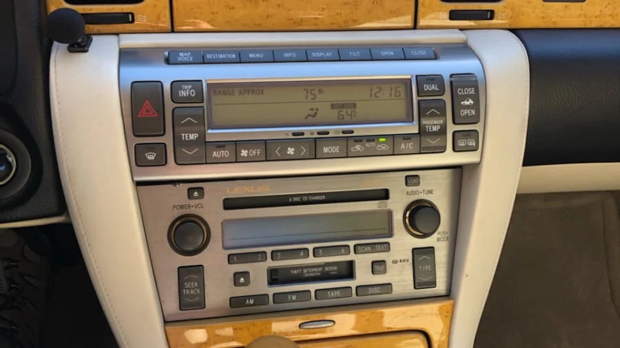 2004 Lexus SC430 - Image 7 of 17