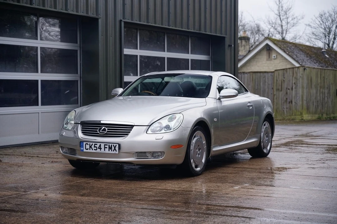 2004 Lexus SC430 - Image 2 of 30