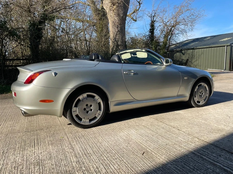 2004 Lexus SC430 - Image 8 of 30