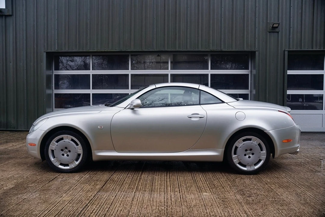 2004 Lexus SC430 - Image 10 of 30
