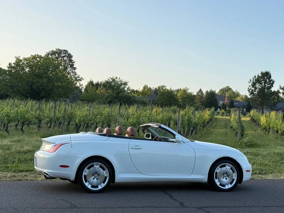 2004 Lexus SC430 - Image 10 of 18