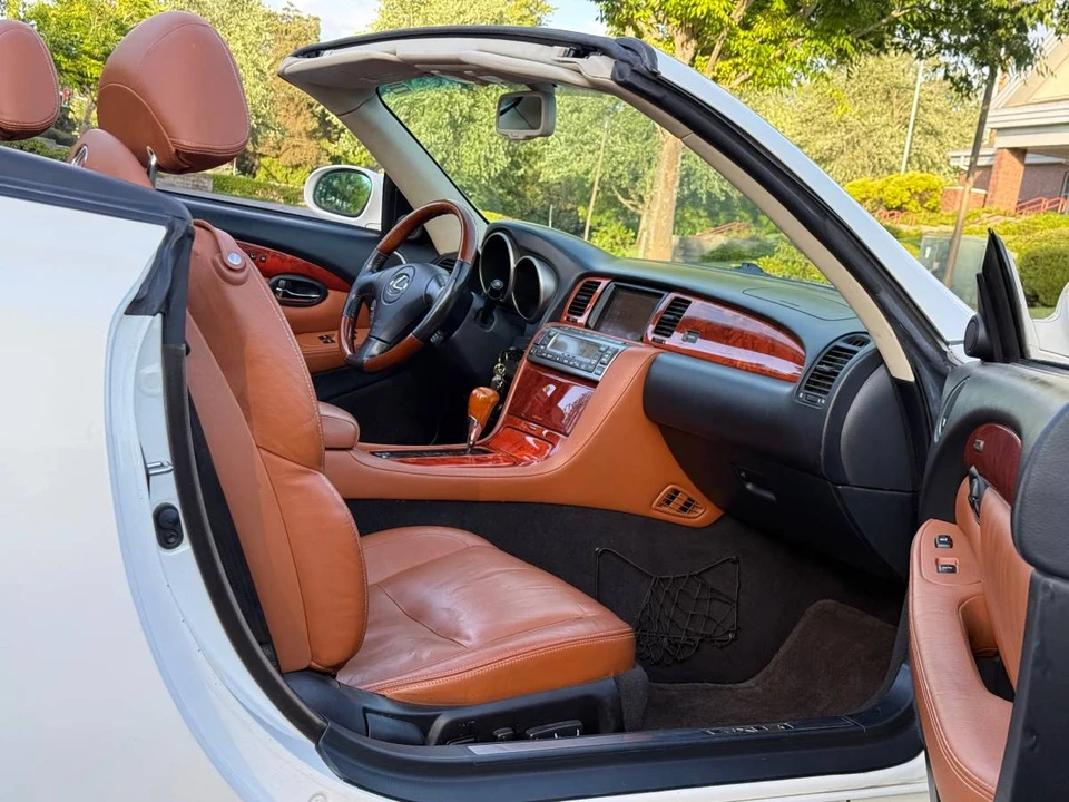 2004 Lexus SC430 - Image 16 of 18