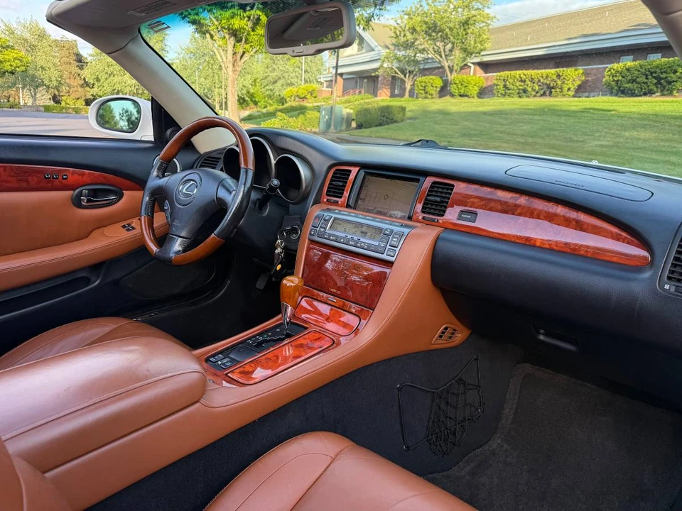 2004 Lexus SC430 - Image 17 of 18