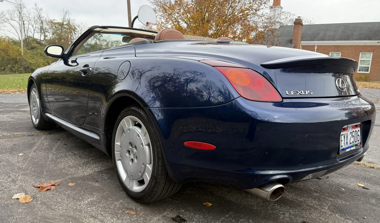 2004 Lexus SC430 - Image 10 of 31