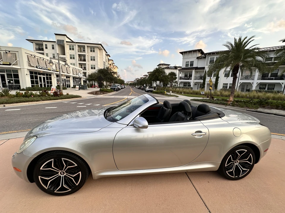 2004 Lexus SC430 - Image 2 of 31