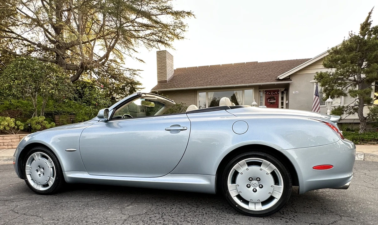 2004 Lexus SC430 - Image 10 of 31
