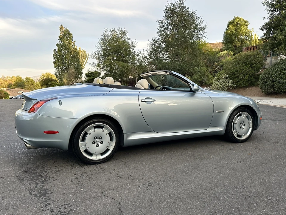 2004 Lexus SC430 - Image 19 of 31