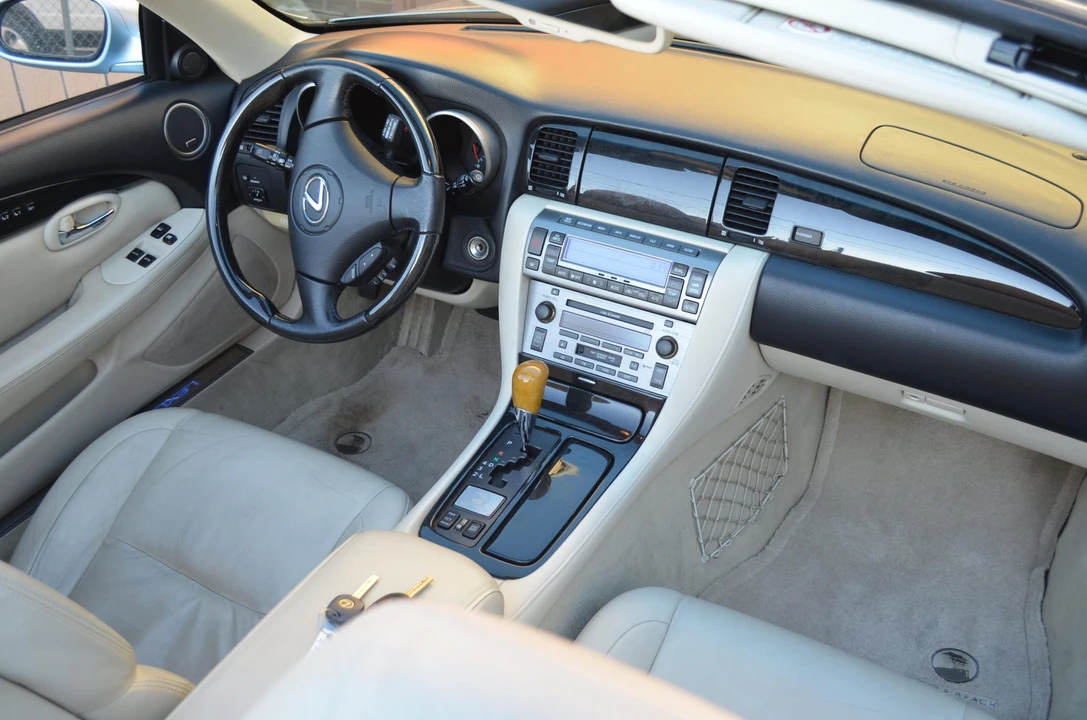 2004 Lexus SC430 - Image 28 of 31