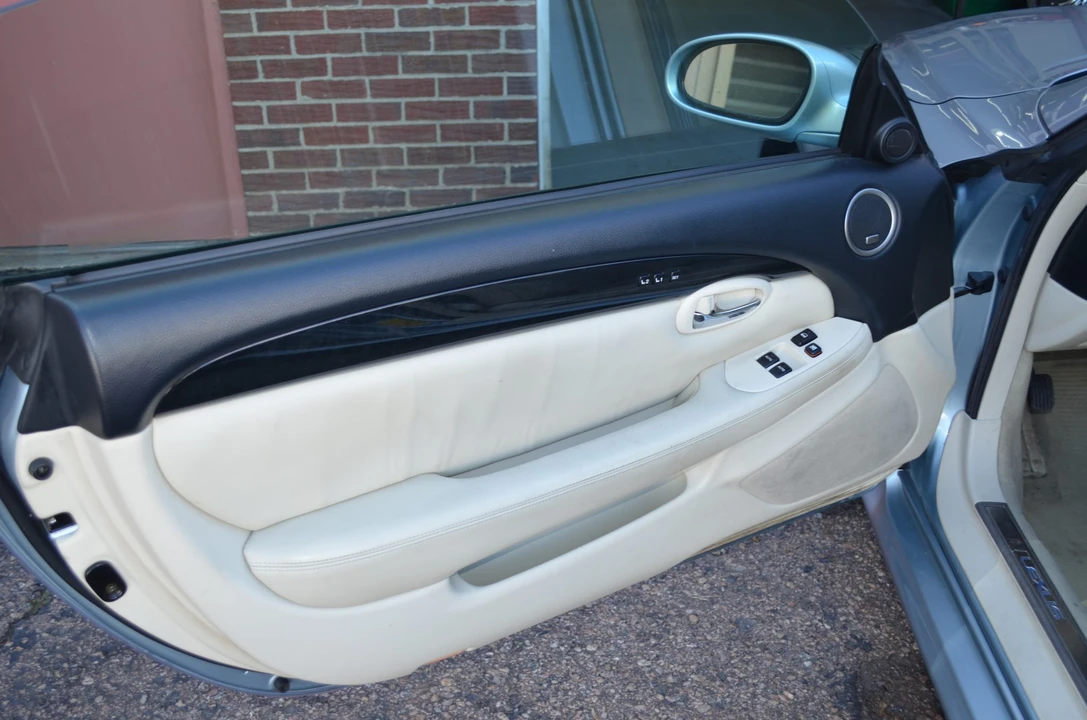 2004 Lexus SC430 - Image 23 of 31
