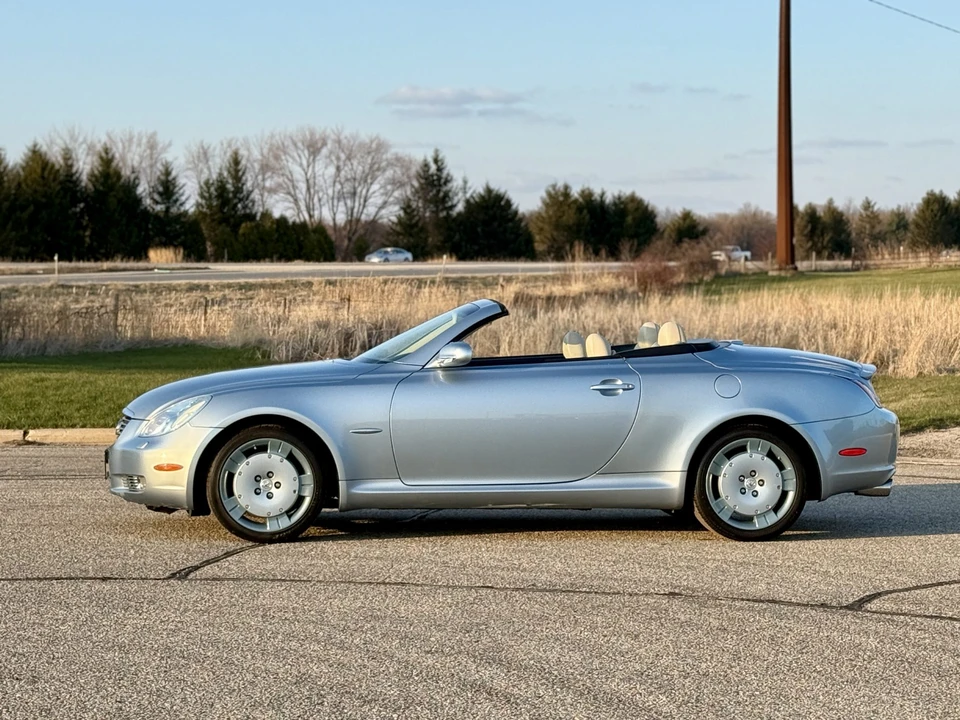 2004 Lexus SC430 - Image 11 of 31