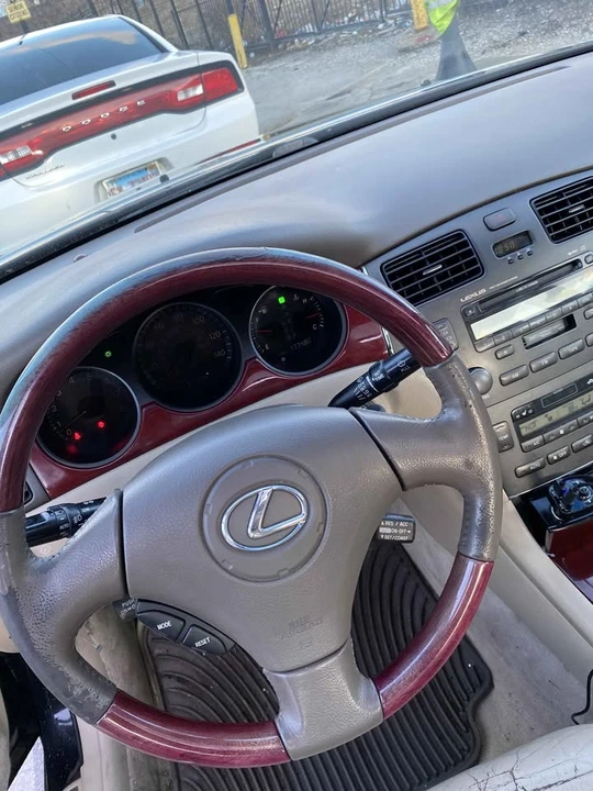 2004 Lexus ES 4th Gen - Image 8 of 8