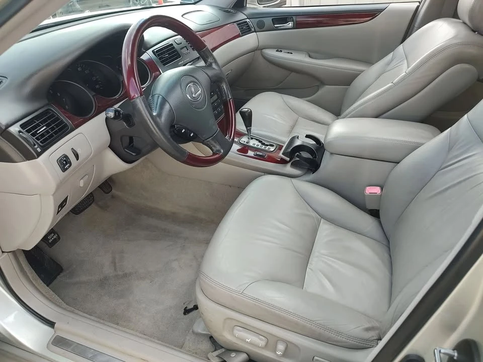 2004 Lexus ES 3rd Gen - Image 17 of 20