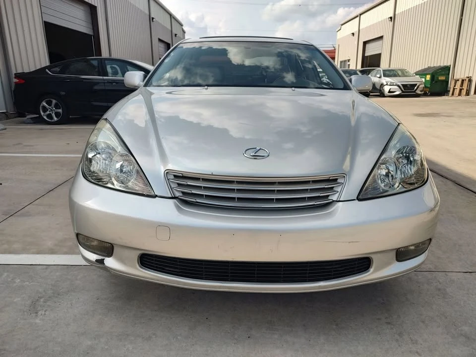 2004 Lexus ES 3rd Gen - Image 10 of 20