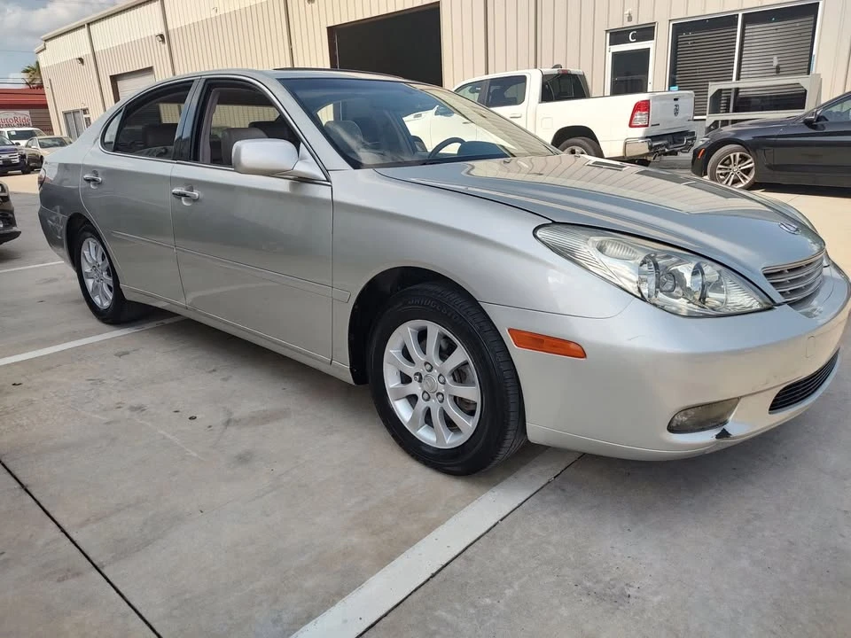 2004 Lexus ES 3rd Gen - Image 4 of 20