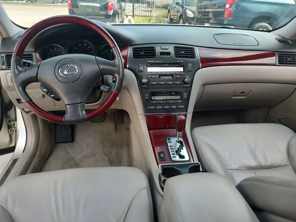 2004 Lexus ES 3rd Gen - Image 18 of 20