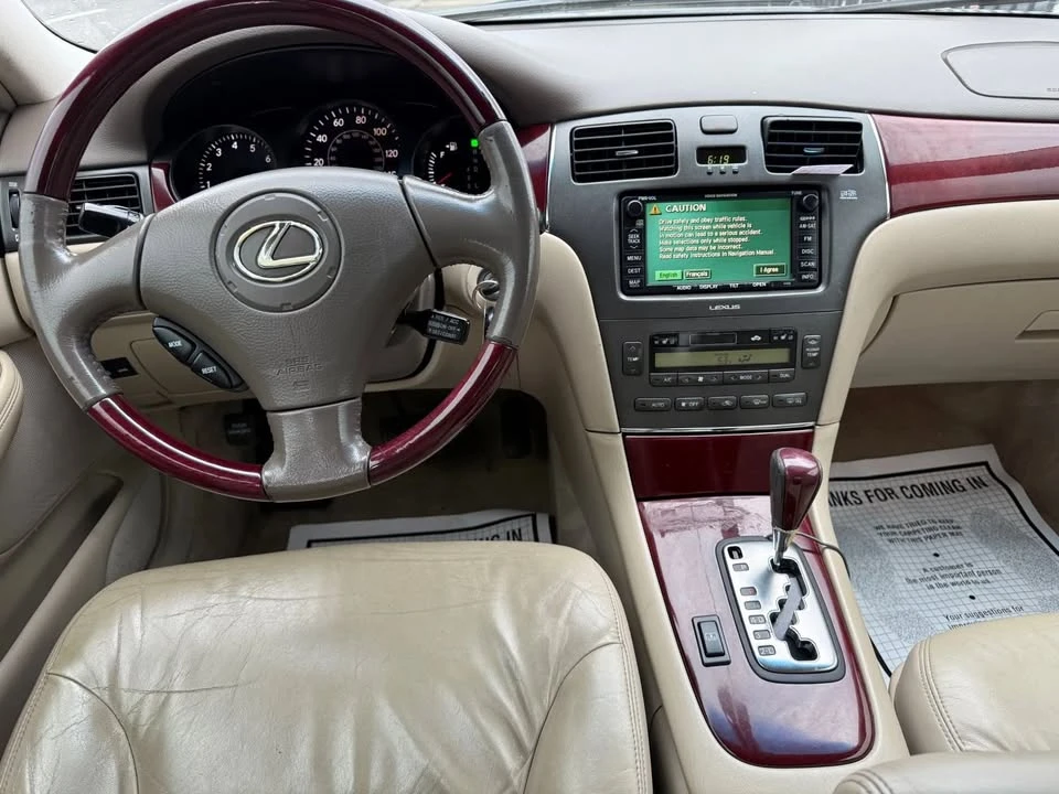2004 Lexus ES 3rd Gen - Image 9 of 18