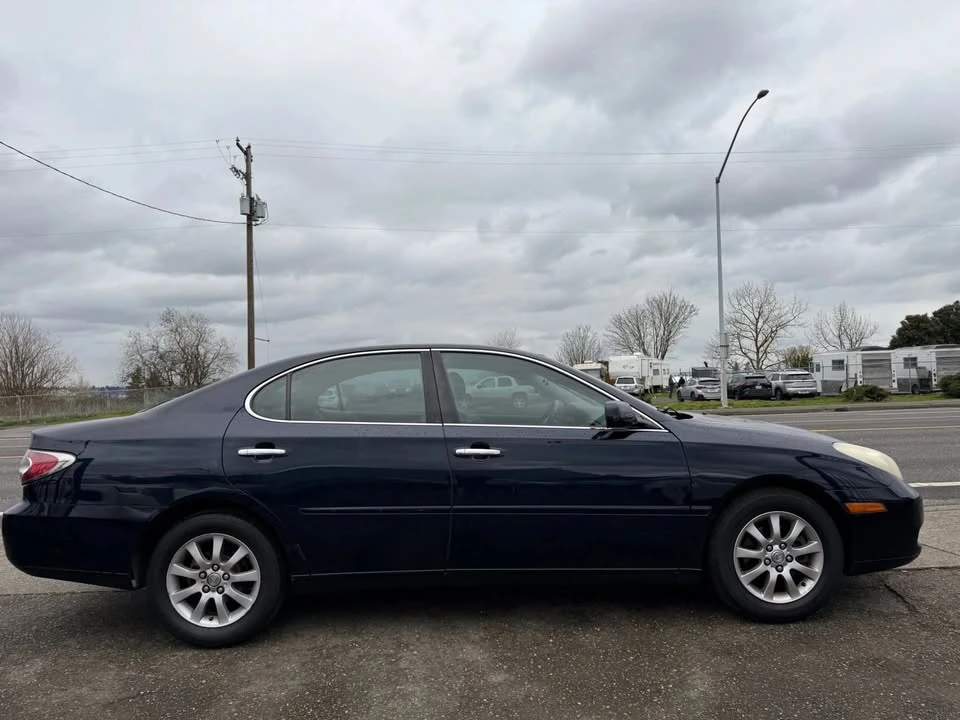 2004 Lexus ES 3rd Gen - Image 5 of 18