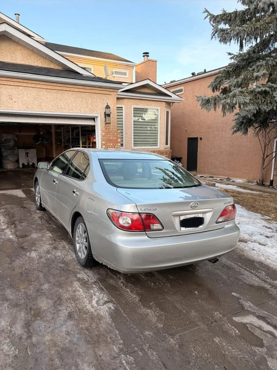 2004 Lexus ES 3rd Gen - Image 3 of 10