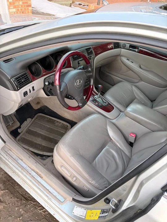 2004 Lexus ES 3rd Gen - Image 6 of 10