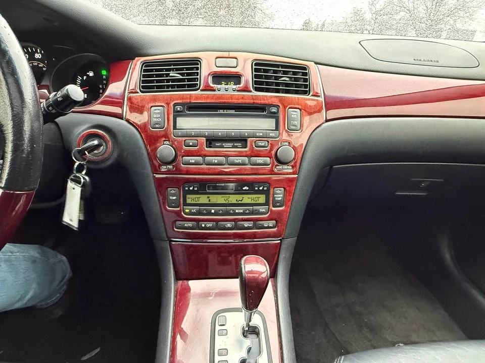 2004 Lexus ES 3rd Gen - Image 6 of 12