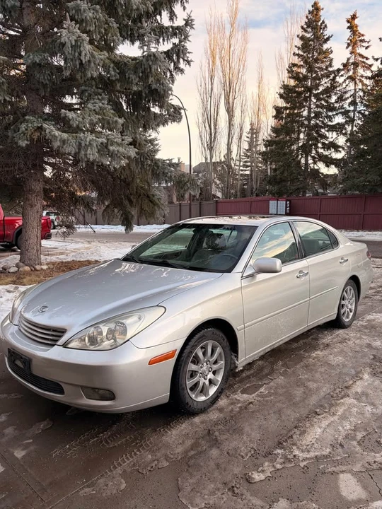 2004 Lexus ES 3rd Gen - Image 4 of 10