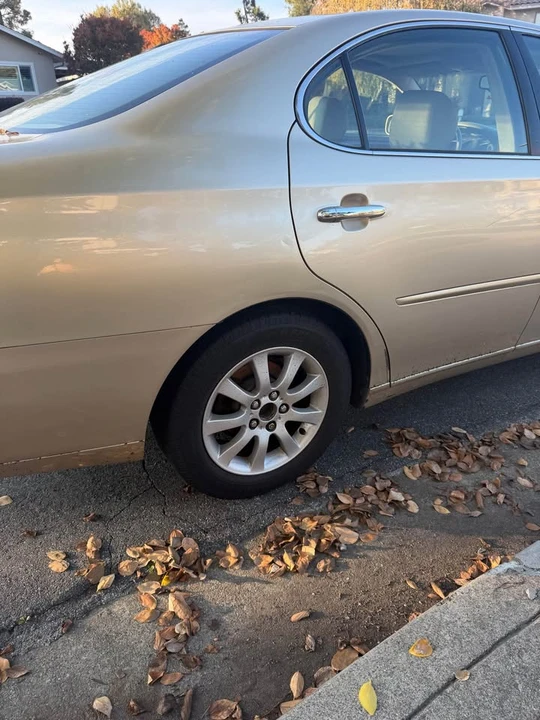 2004 Lexus ES 4th Gen - Image 6 of 15
