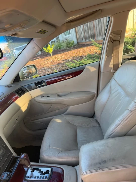2004 Lexus ES 4th Gen - Image 9 of 15