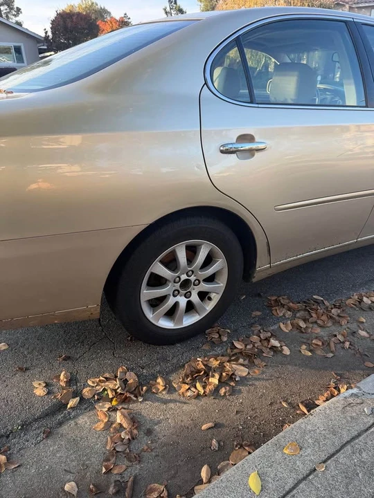 2004 Lexus ES 4th Gen - Image 15 of 15