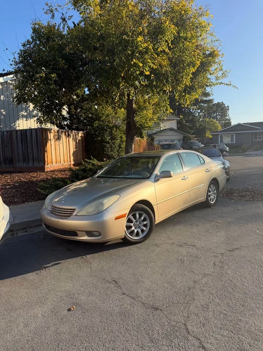 2004 Lexus ES 4th Gen - Image 12 of 15