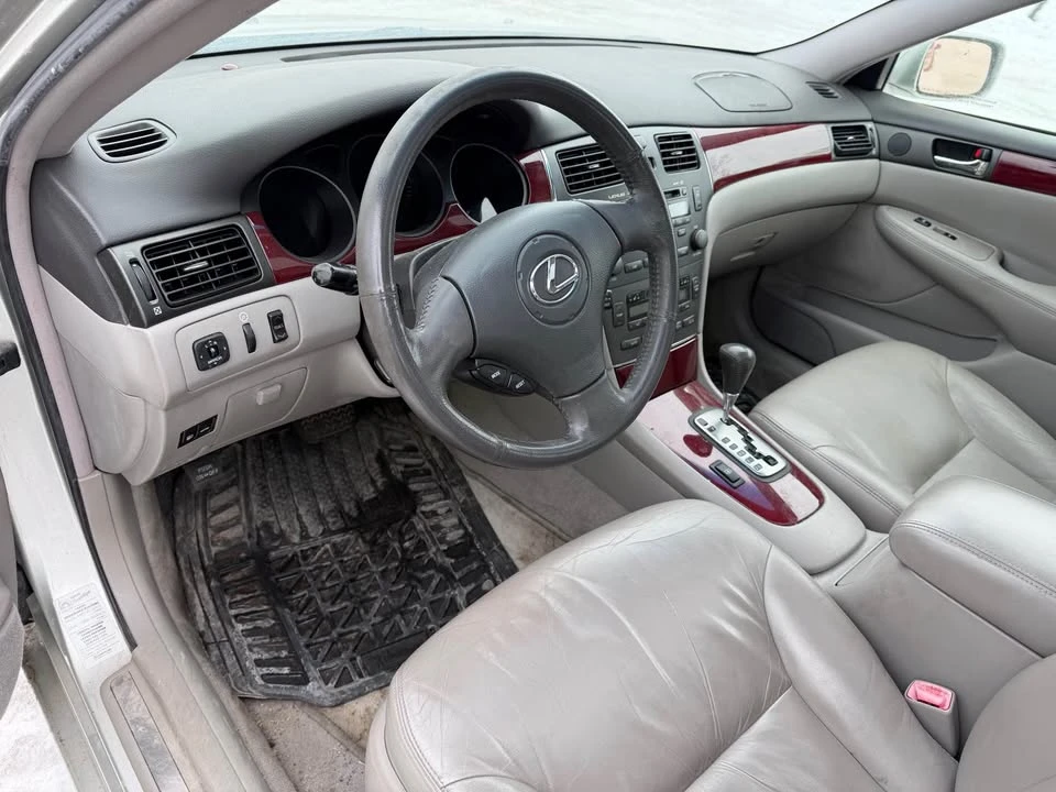 2004 Lexus ES 4th Gen - Image 8 of 10