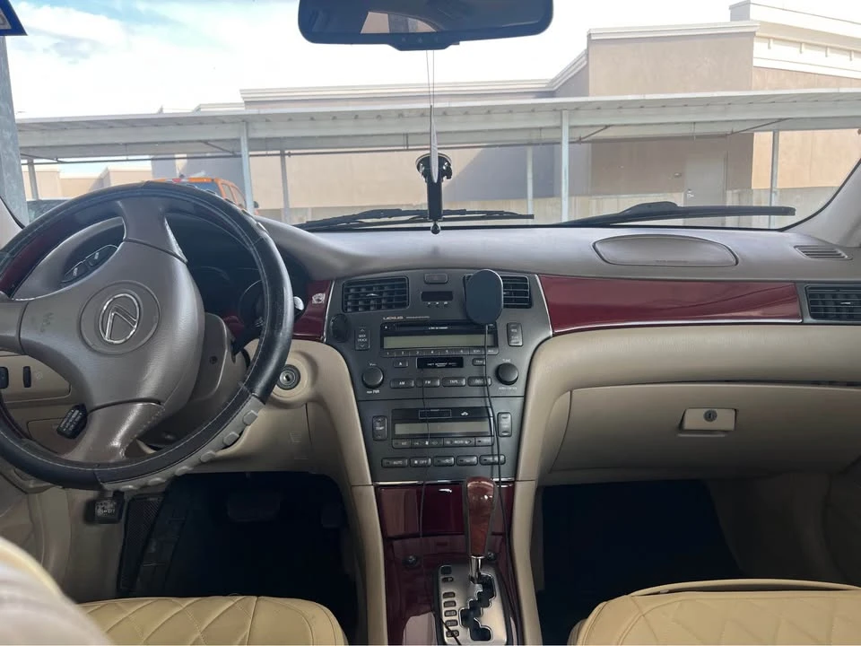 2004 Lexus ES 4th Gen - Image 3 of 3