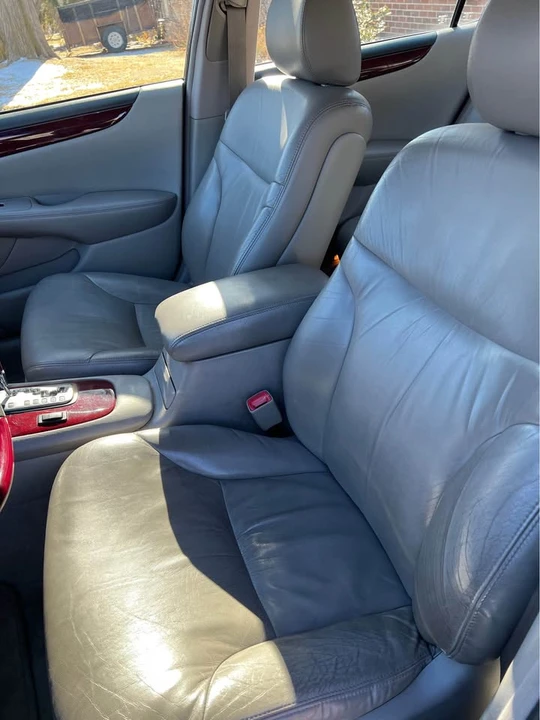 2004 Lexus ES 3rd Gen - Image 5 of 10
