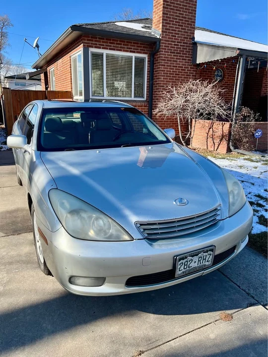 2004 Lexus ES 3rd Gen - Image 2 of 10